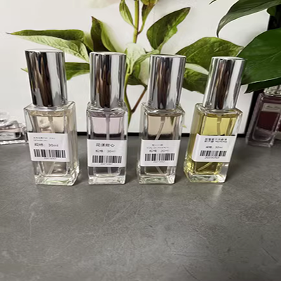 Calvin Klein / Kevin Klein yêu đàn ông Eau de Toilette thời trang gợi cảm gỗ đàn hương 50ml chính hãng nước hoa đại bàng